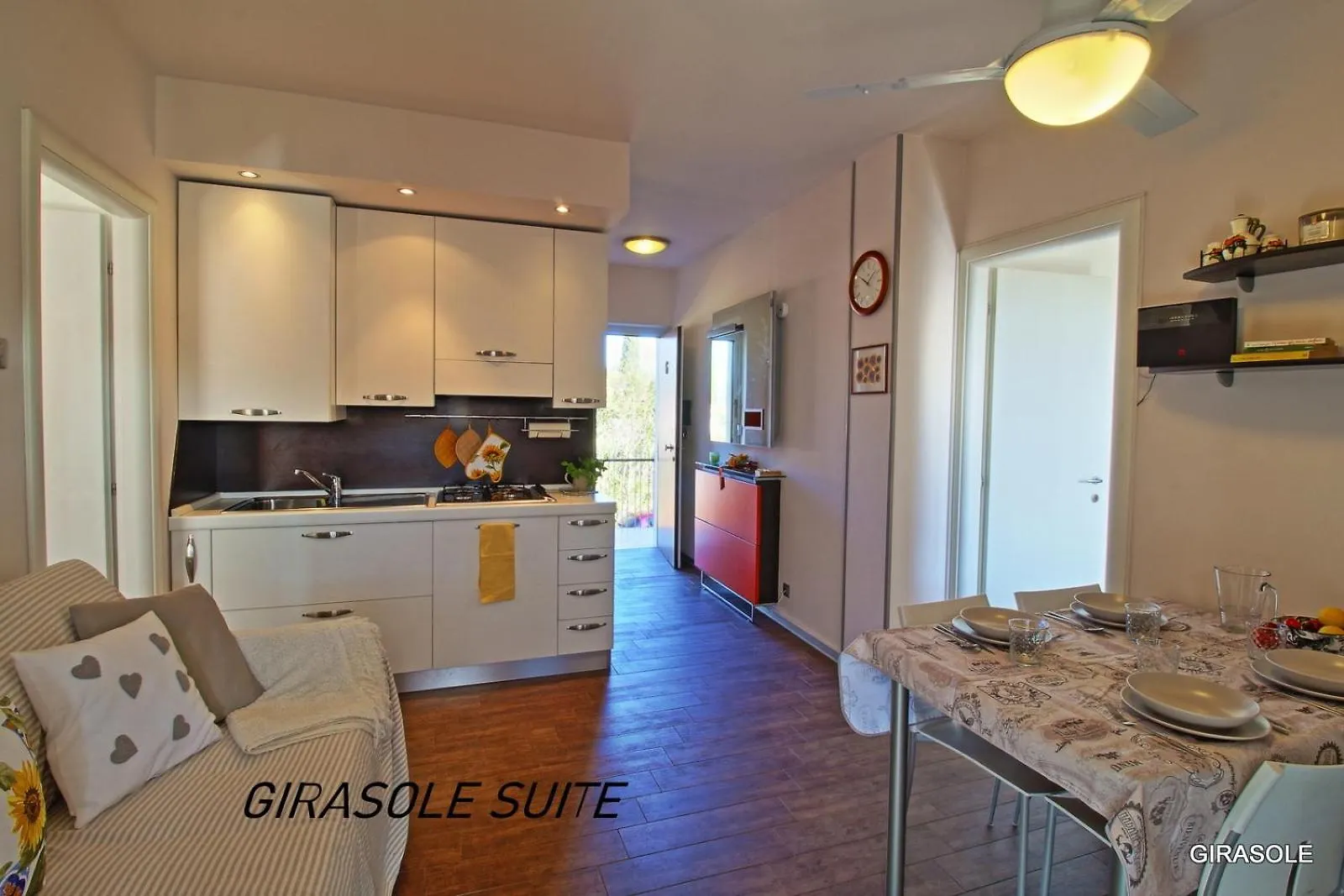 Girasole Suite Elegante Appartamento 2 Camere, Piscina Lazise Apartment