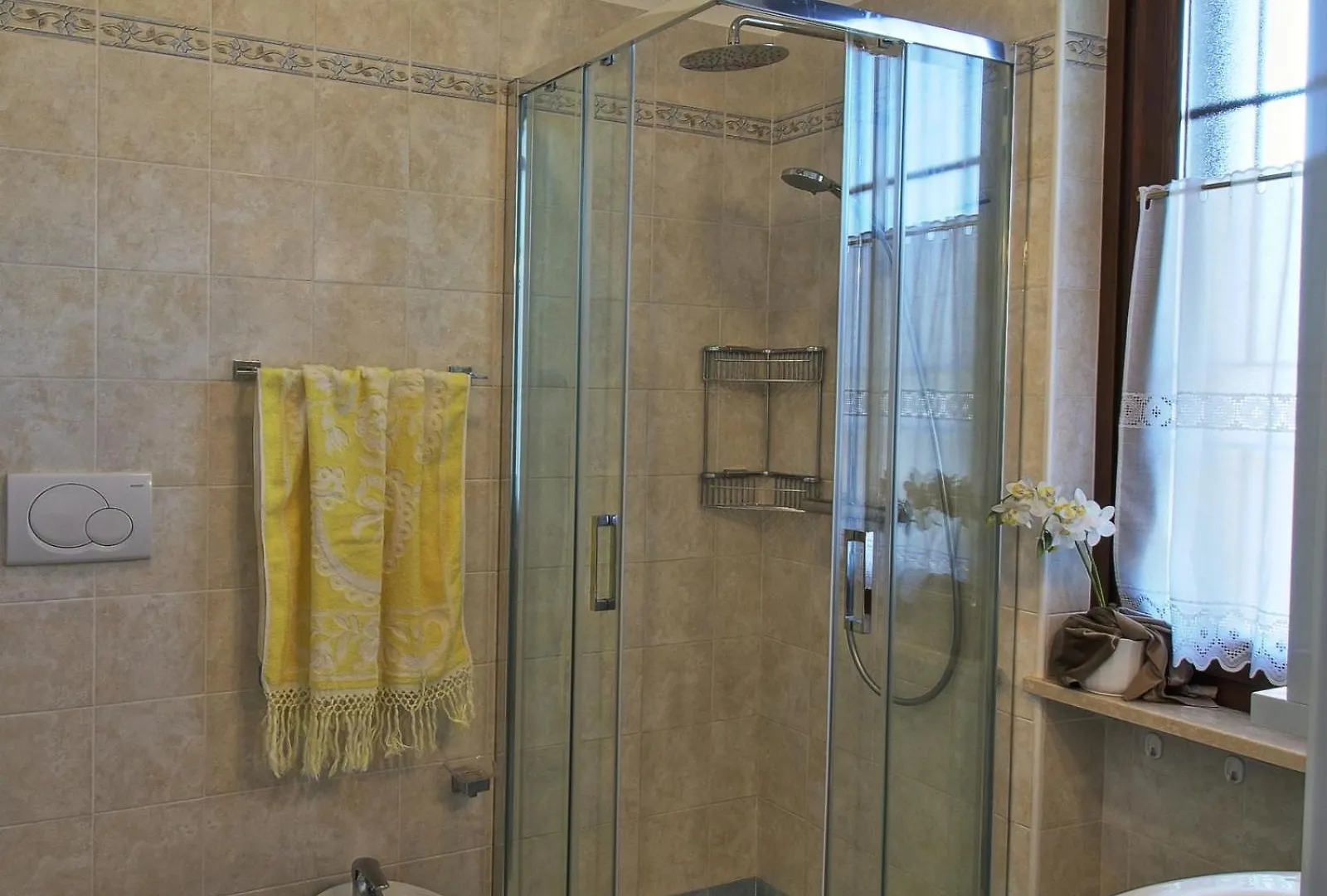 Girasole Suite Elegante Appartamento 2 Camere, Piscina Lazise Apartment
