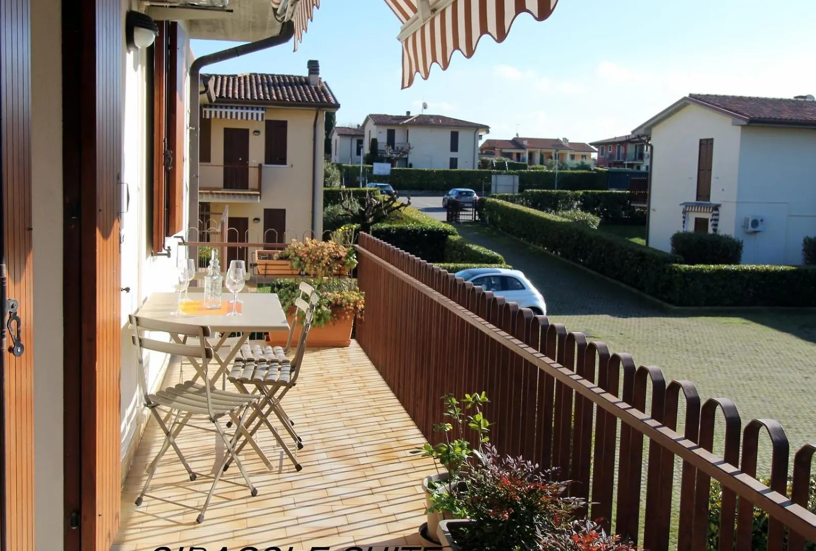 Apartment Girasole Suite Elegante Appartamento 2 Camere, Piscina Lazise